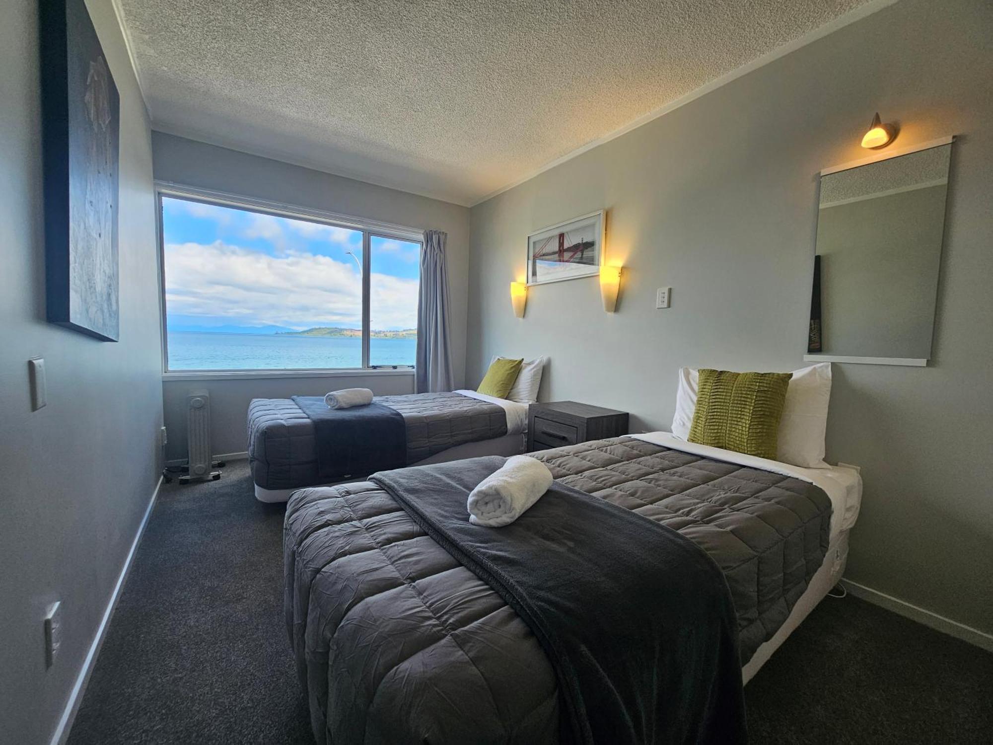 Tui Oaks Motel Lac Lac Taupo Extérieur photo